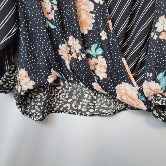 Umgree multi- print blouse - Picture 5 of 8